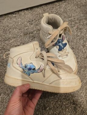 Disney Kids High-Top Sneakers with Blue Stitch Graphic - Cream/Blue